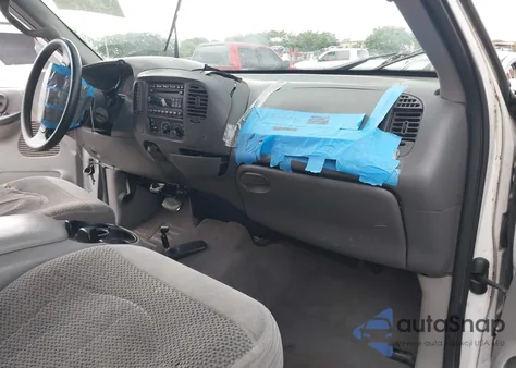 2001 Ford F-150 Harley-Davidson Edition/King Ranch Edition/Lariat/Xlt from USA, damaged, VIN 1FTRW07L11KD89579